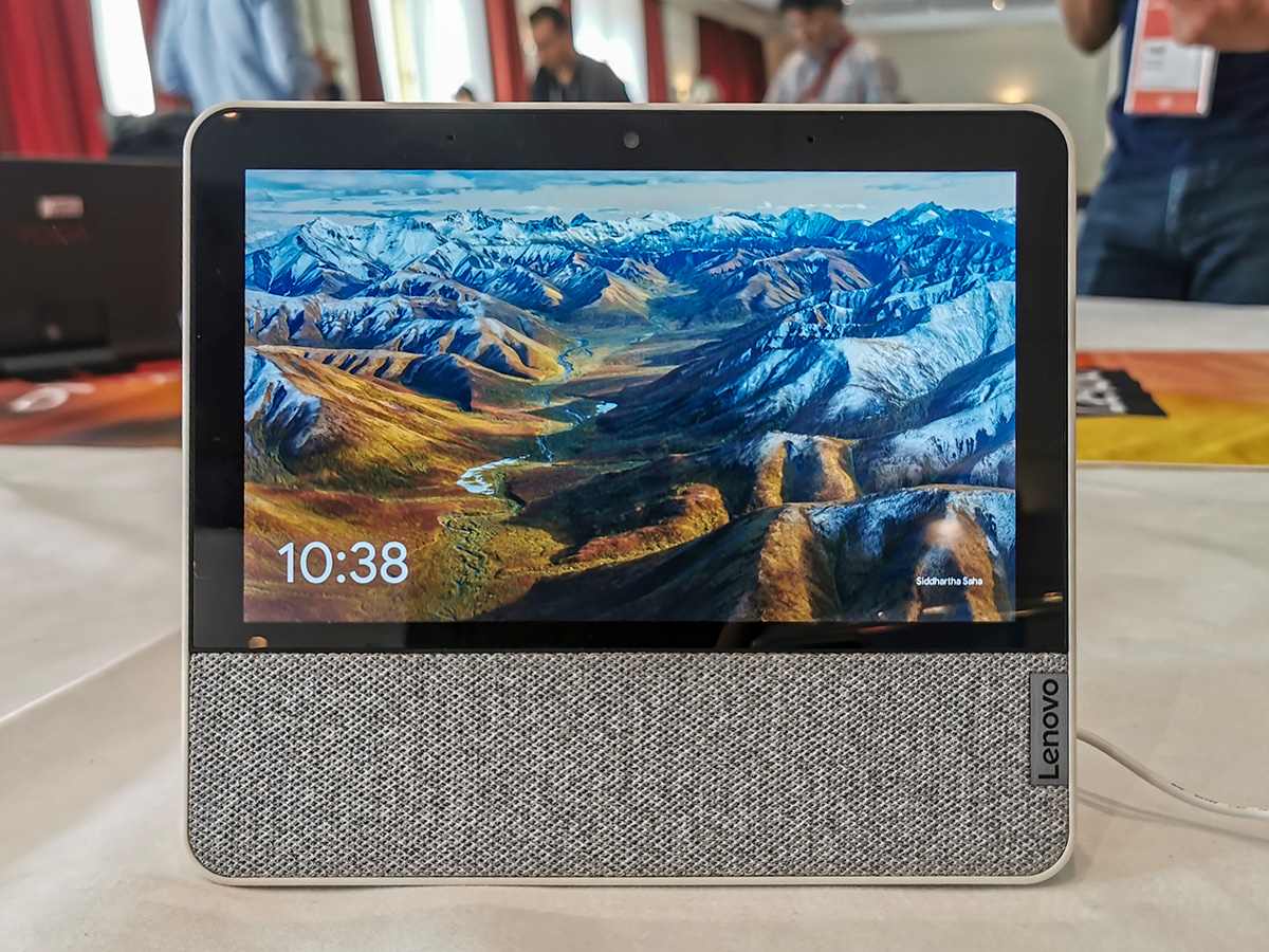 A speaker with assistant of Google and screen for less than 40 euros 2