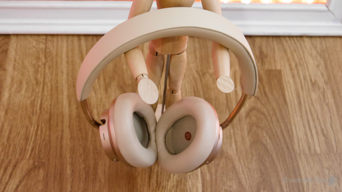 The spectacular Huawei Freebuds Studio headphones are on sale and carry a gift 1