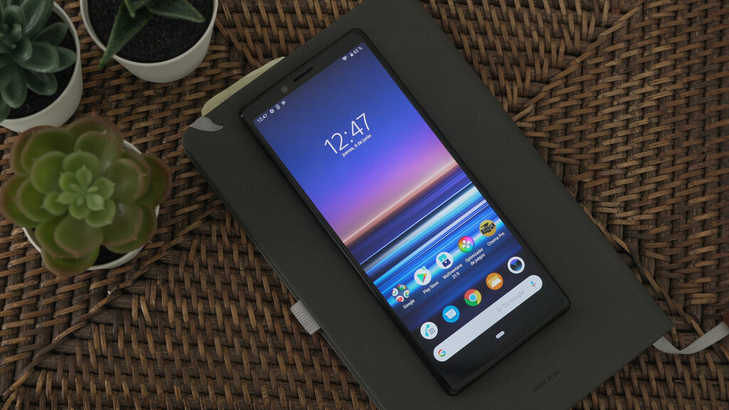 The Sony Xperia 1 and Xperia 5 update to Android 11 in a stable way