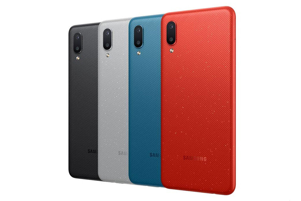 Samsung Galaxy M02: a cheap mobile phone with a great battery